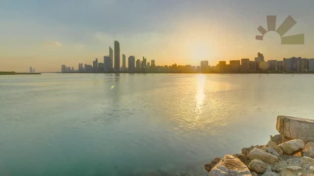 Video über Le Royal Meridien plus Grand Plaza Mövenpick Dubai plus ...