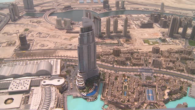 Das Grand Plaza Mövenpick Media City und das Fujairah Rotana Resort & Spa